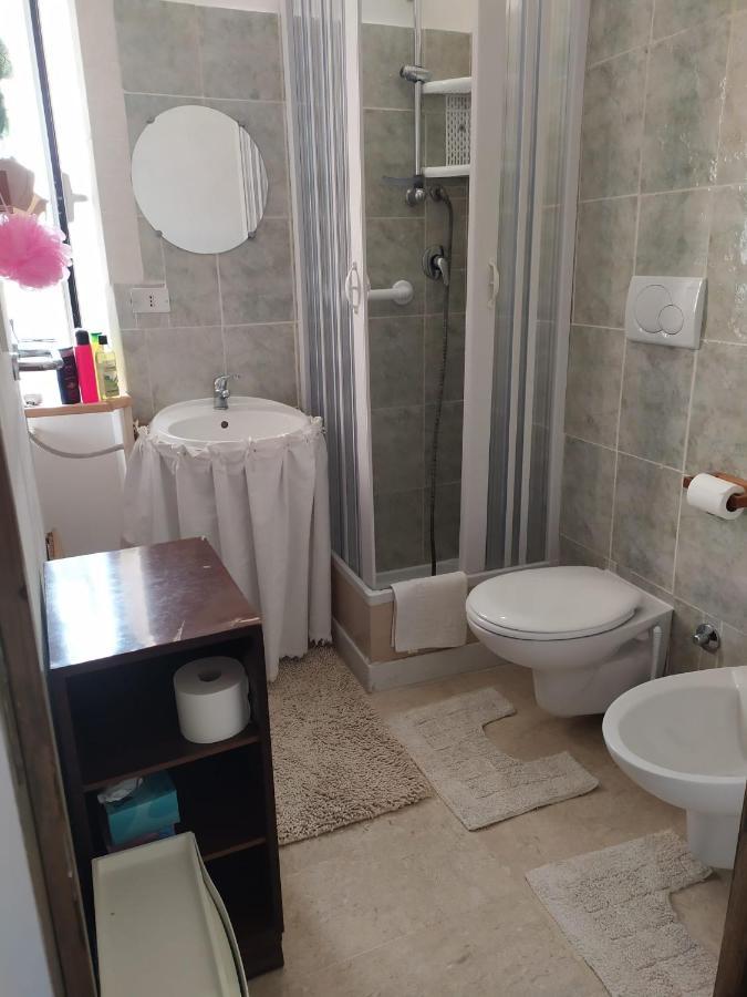 Double or Twin Room Private External Bathroom